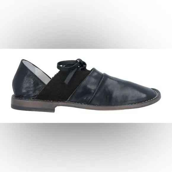 malloni Lace Up shoes in black. sz 39. retail $352