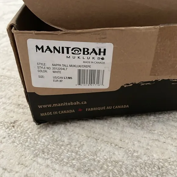 Manitobah Mukluks White Fur Nappa tall Boots