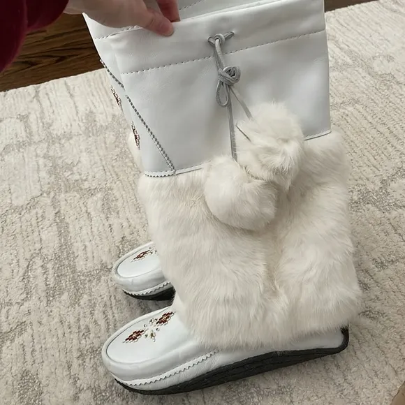 Manitobah Mukluks White Fur Nappa tall Boots