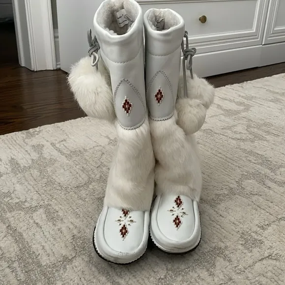 Manitobah Mukluks White Fur Nappa tall Boots