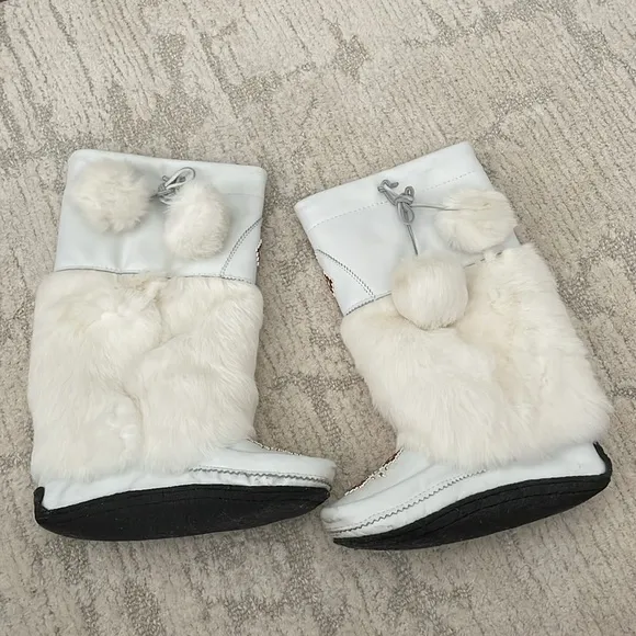Manitobah Mukluks White Fur Nappa tall Boots