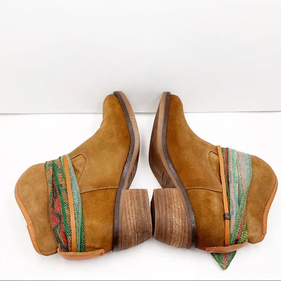 🆕{Manuel Alves} Western Leather Ankle Booties