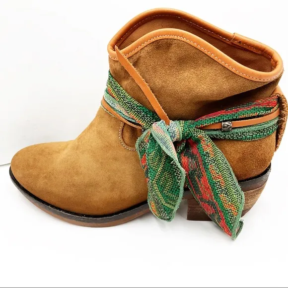 🆕{Manuel Alves} Western Leather Ankle Booties