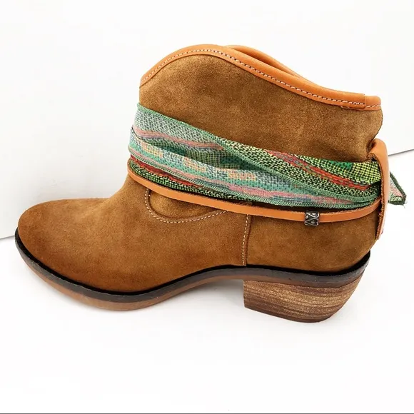 🆕{Manuel Alves} Western Leather Ankle Booties