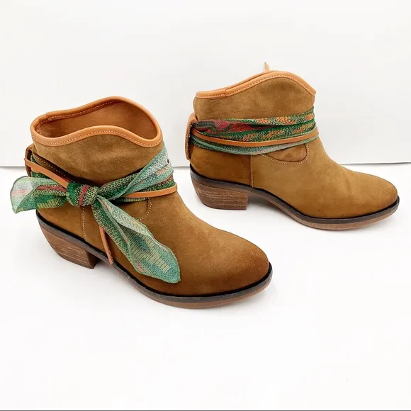 🆕{Manuel Alves} Western Leather Ankle Booties