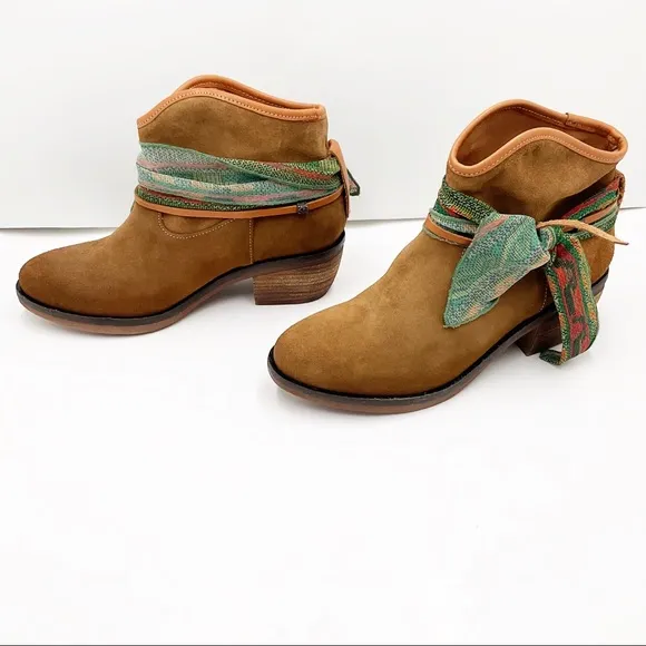 🆕{Manuel Alves} Western Leather Ankle Booties