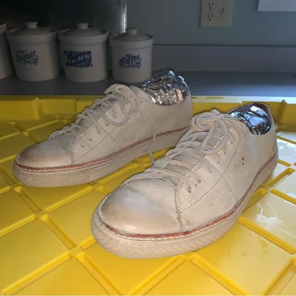 Men’s 9 FRYE Leather Sneakers Natural Low Lace Up Casual Walking Shoes 3481161
