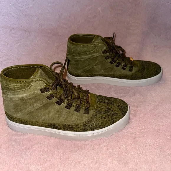 Men’s Jordan Westbrook size 9.5 Military Green Snakeskin