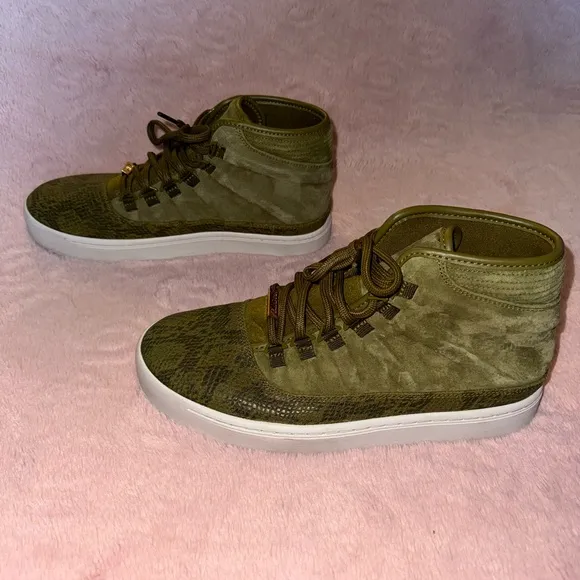 Men’s Jordan Westbrook size 9.5 Military Green Snakeskin