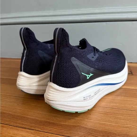 Men’s Mizuno Neo Vista II Running Shoes | Sz 10.5 | Navy blue