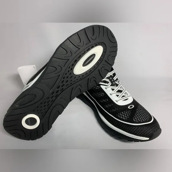 MENS OAKLEY Spur OS - Black/White Shoes