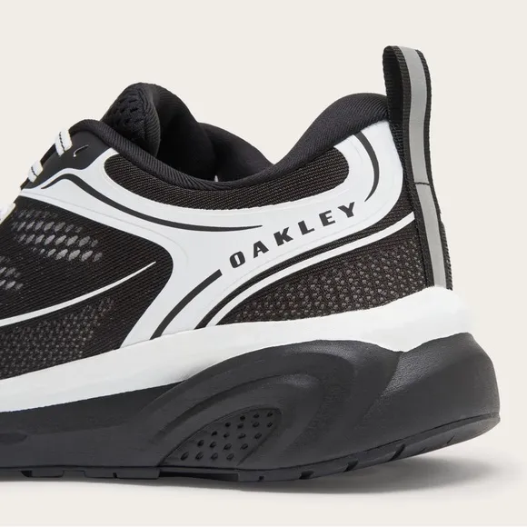 MENS OAKLEY Spur OS - Black/White Shoes