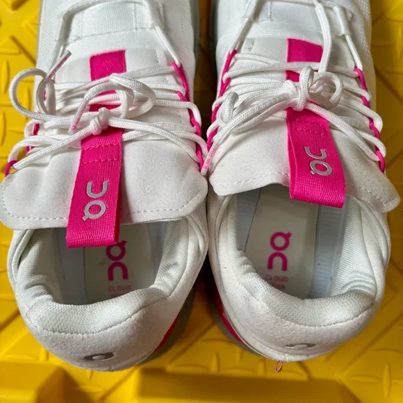 Men’s On Cloud Running shoes.   Size 10