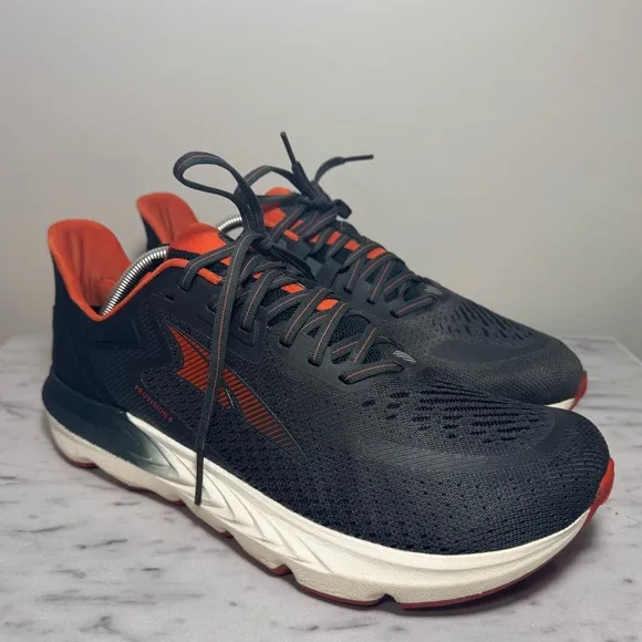Men’s Size 10.5 Altra Provision 6 Athletic Running Shoes Black and Orange