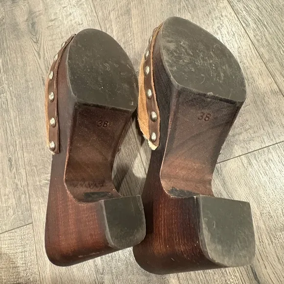 Miu Miu leather clogs brown