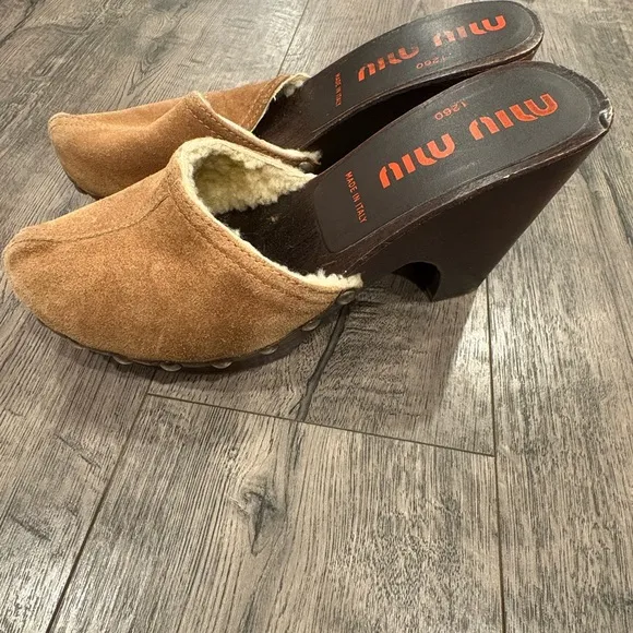 Miu Miu leather clogs brown