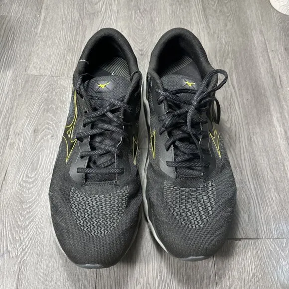 Mizuno Wave Horizon 7 Men’s size 13 Running Shoes Black And Yellow