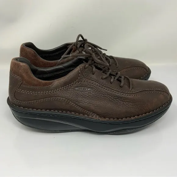 MTB Men’s Ajabu Brown Walking Shoes. Art#400259-04. Size 8-8.5.