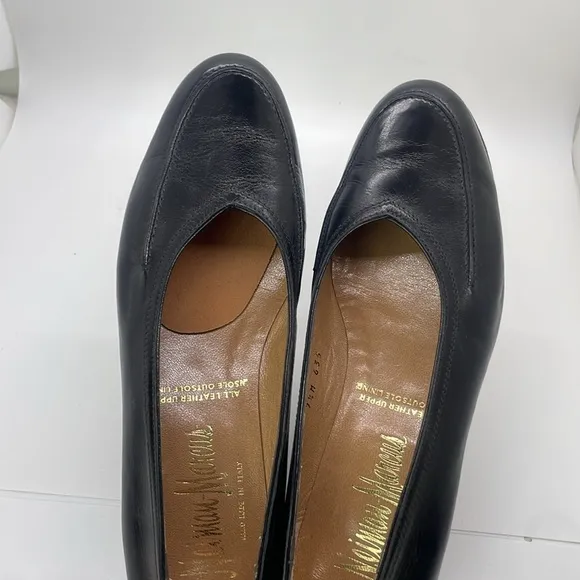 Neiman Marcus size 7.5