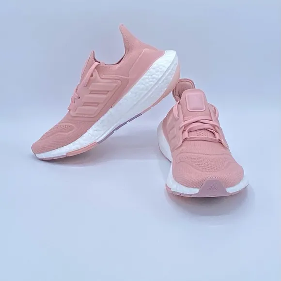 NEW! adidas Ultraboost 22 Women's Running Shoes Size 10 GX5592