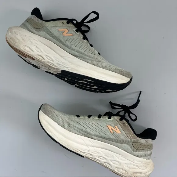 New Balance 1080 Shoes Size 8