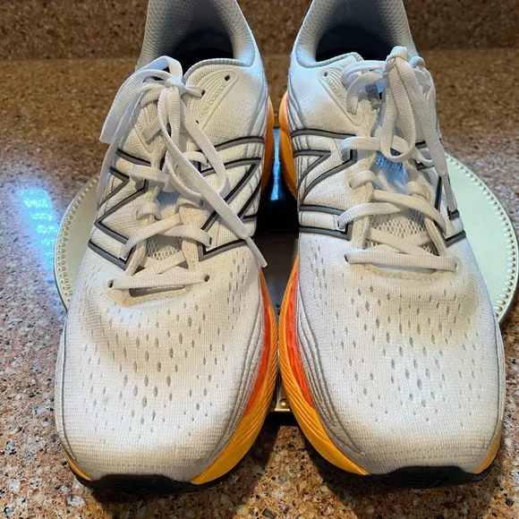 New Balance 860 White/Orange Athletic Shoes with Cushioned Midsole Men’s 11.5 D