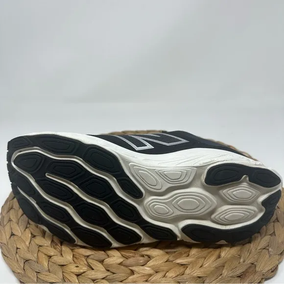 NEW BALANCE Fresh Foam 880 V14 Running Shoes Black White Size 8.5 Men's, 10 Wome