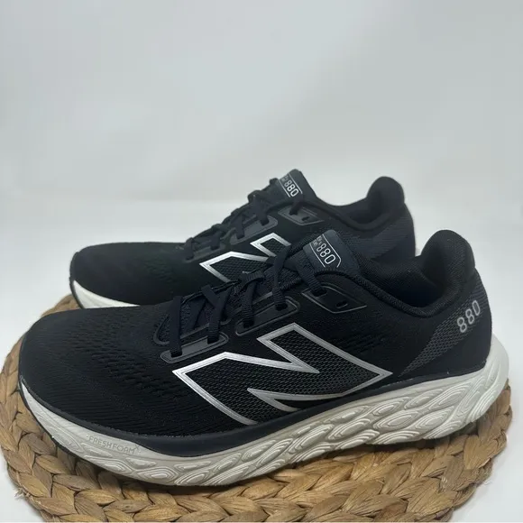 NEW BALANCE Fresh Foam 880 V14 Running Shoes Black White Size 8.5 Men's, 10 Wome