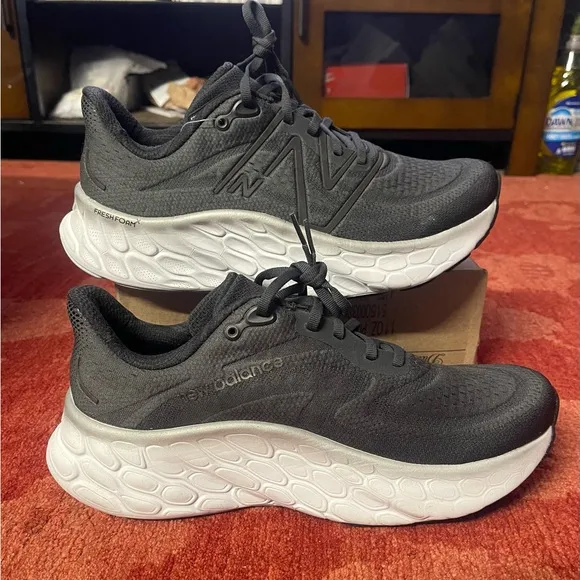 New Balance Fresh Foam More V (Wide)Charcoal |WMORBK4