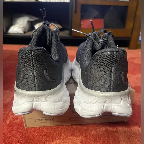 New Balance Fresh Foam More V (Wide)Charcoal |WMORBK4
