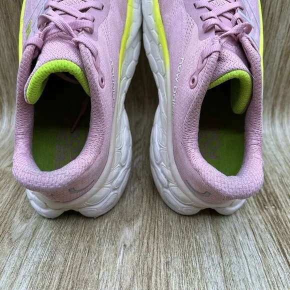 New Balance Fresh Foam X More V4 Women's Size 9 Pink Moon Running Shoes WMORCI4