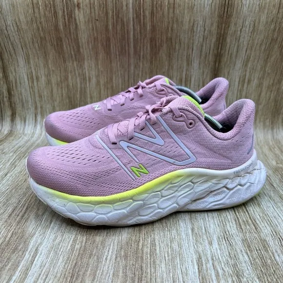 New Balance Fresh Foam X More V4 Women's Size 9 Pink Moon Running Shoes WMORCI4