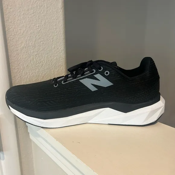 New Balance FuelCell Propel v5 Mens Running Shoes Black Size 11 D - Worn Once