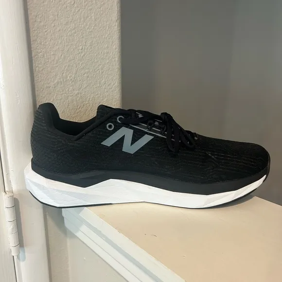 New Balance FuelCell Propel v5 Mens Running Shoes Black Size 11 D - Worn Once
