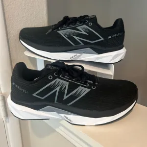 New Balance FuelCell Propel v5 Mens Running Shoes Black Size 11 D - Worn Once