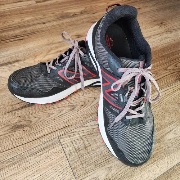 New Balance Men's 410 v8 Trail Running Shoes Size 10.5 Extra Wide Red/Gray/Black