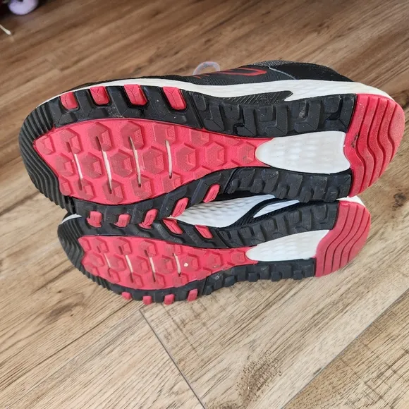 New Balance Men's 410 v8 Trail Running Shoes Size 10.5 Extra Wide Red/Gray/Black