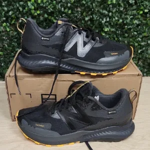 New Balance Men's Black and orange Running Shoes