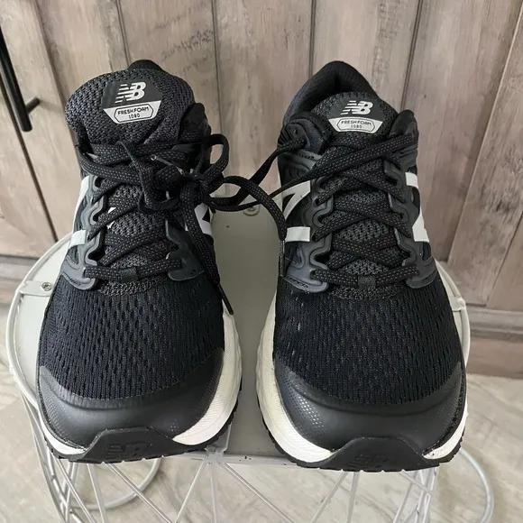 New Balance Men's Fresh Foam X 1080 V8 Running Shoe Black 8 D NWOB