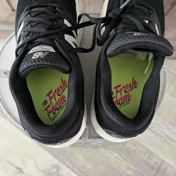 New Balance Men's Fresh Foam X 1080 V8 Running Shoe Black 8 D NWOB