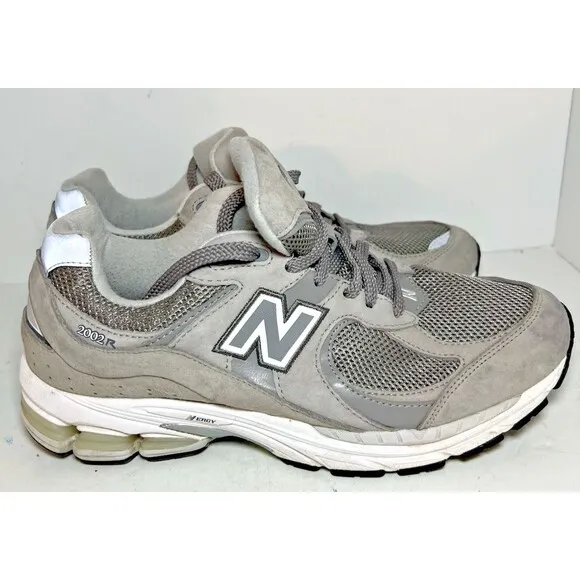 New Balance Shoes Mens 9.5 2002R Grey White Running Athletic sneakers M2002RJM