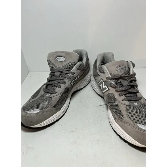 New Balance Shoes Mens 9.5 2002R Grey White Running Athletic sneakers M2002RJM