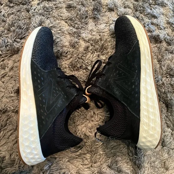 New Balance Women's Black Fresh Foam Sneaker Shoes