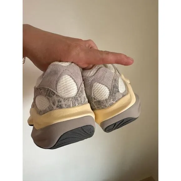 New Balance WRPD Sneakers in Sea Salt/Moonrock Size 6.5