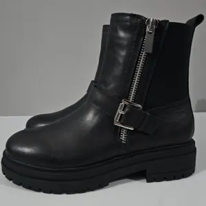 NEW Blondo Garnet Moto Ankle Boot Waterproof Biker Lug Sole Black Leather 9.5