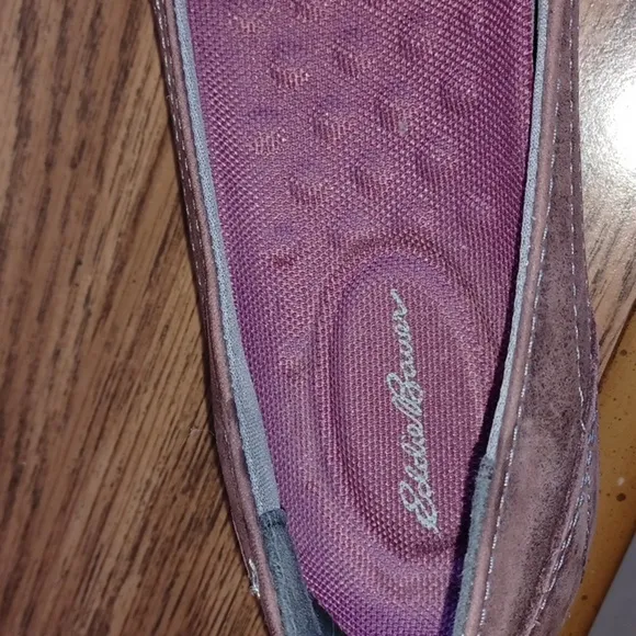 New Eddie Bauer women flats slip on suede shoes, size 8, deep redish purple