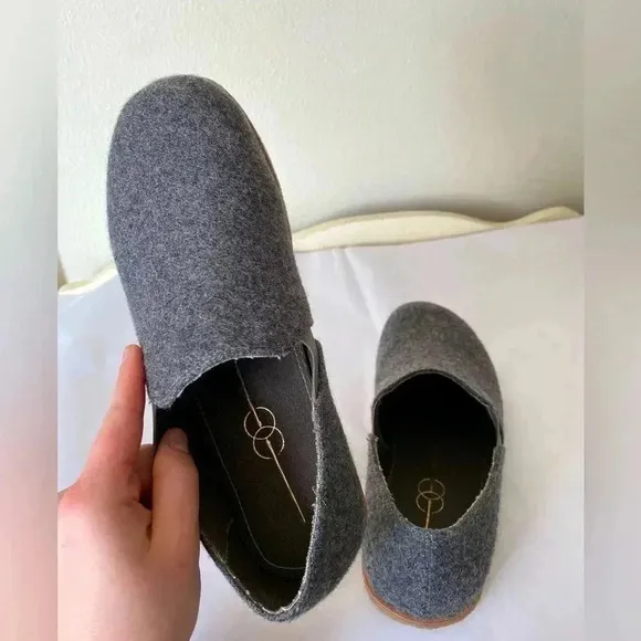 NEW Eyn Vas The Sanctum Shoe Grey Wool Felted Clog Gum Sole Slip on Shoe Size 41