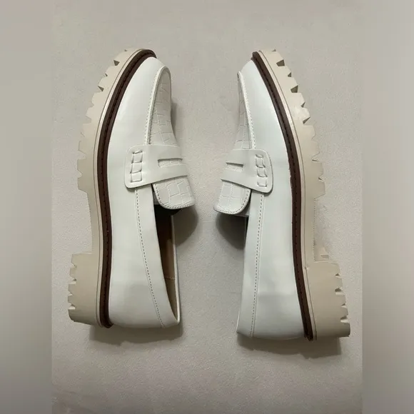 New Journee Collection Kenly Penny Loafers Slip On Shoes White Size 6.5
