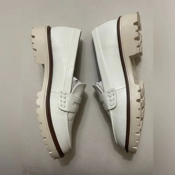 New Journee Collection Kenly Penny Loafers Slip On Shoes White Size 6.5