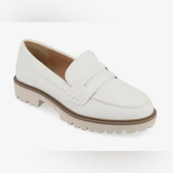 New Journee Collection Kenly Penny Loafers Slip On Shoes White Size 6.5